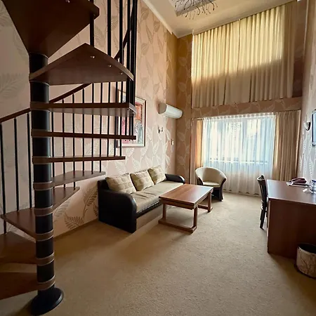 Elit Hotel 3*